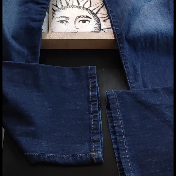 Joe's Jeans Bootcut Dark Wash Mid Rise Jeans - Picture 7 of 8